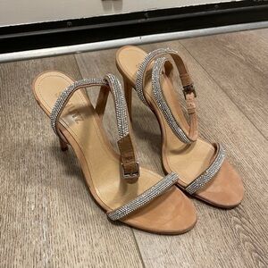 Schutz

Mulan Dress Sandals